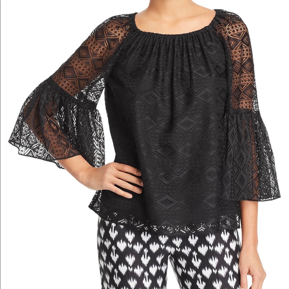 Le Gali Rosa Geo Lace Bell Sleeve blouse black. XS